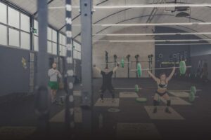 Entrenamiento de halterofilia en box de CrossFit en Málaga